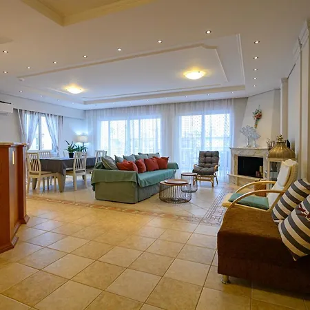 Marine Luxury Apartment Kalamata Exterior photo